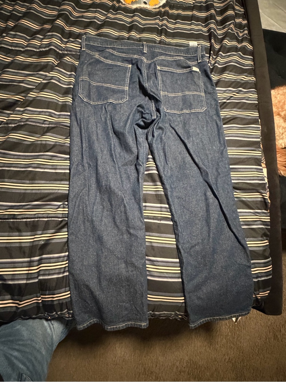 Relaxed Fit Men's Dark Blue Denim Jeans - Picture 2 of 4